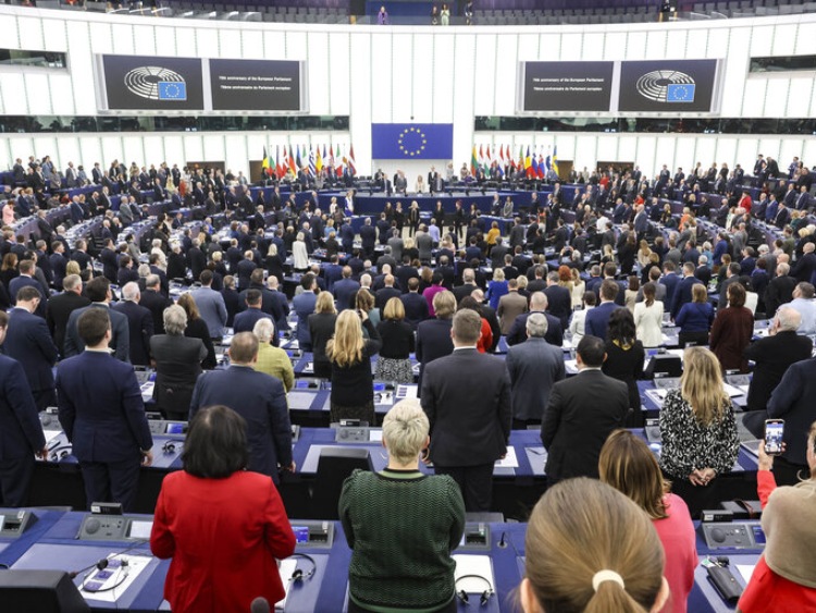 PE chce zwiększyć budżet UE o 10 mld €